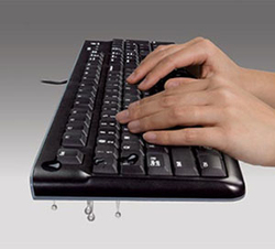 foto 1 LOGITECH afbeelding 920-002479 RANDAPPARATUUR > INVOER APPARATEN > TOETSENBORDEN > BEDRAAD