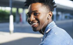 foto 8 JBL afbeelding JBLT215BTBLK RANDAPPARATUUR > HOOFDTELEFOONS